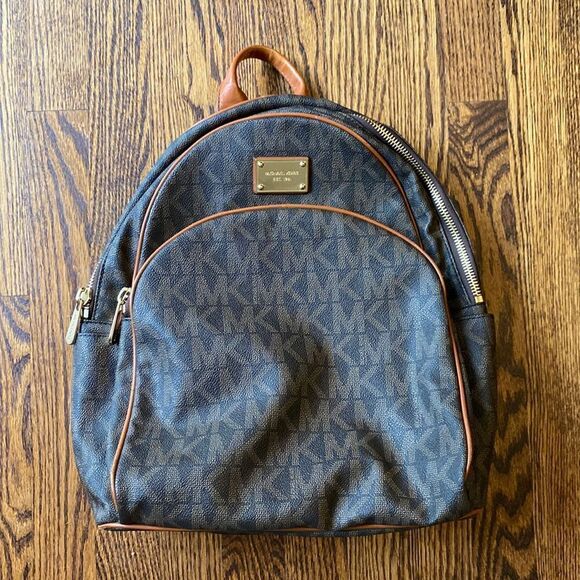 Michael Kors Women’s Monogram Saffiano Leather Backpack Zipper Pockets Metal main image 8